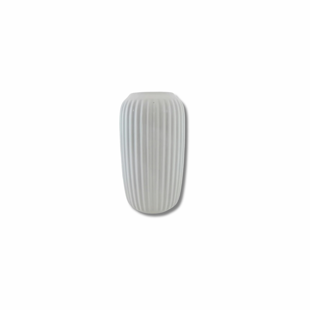 Elegant White Ceramic Vase – Ribbed Design for Stylish Living
