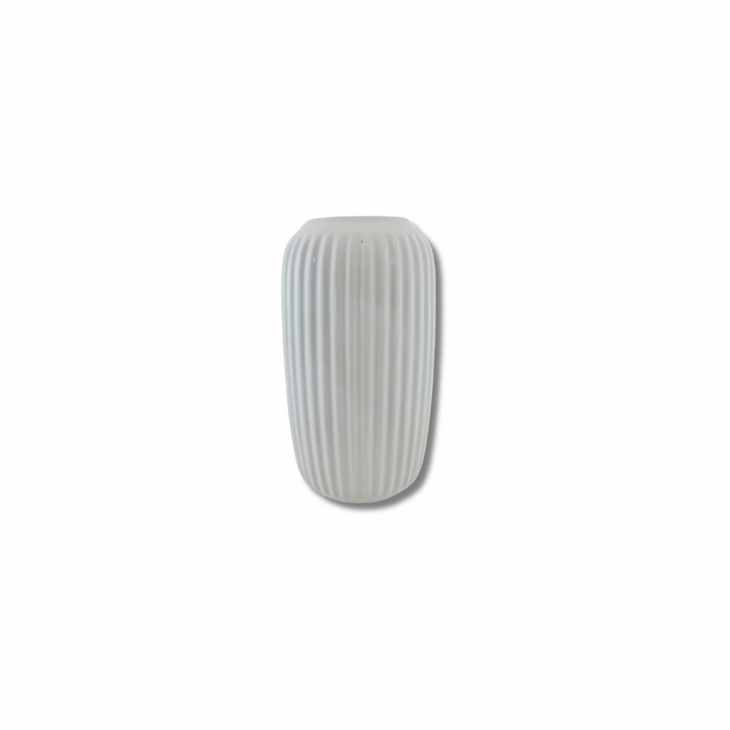Elegant White Ceramic Vase – Ribbed Design for Stylish Living